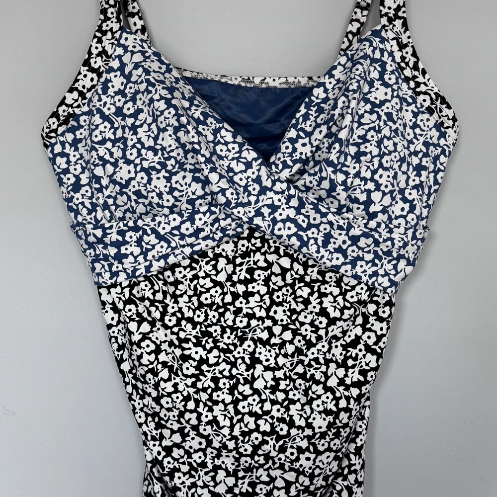 V-neck Wrap Underwire Tankini Top